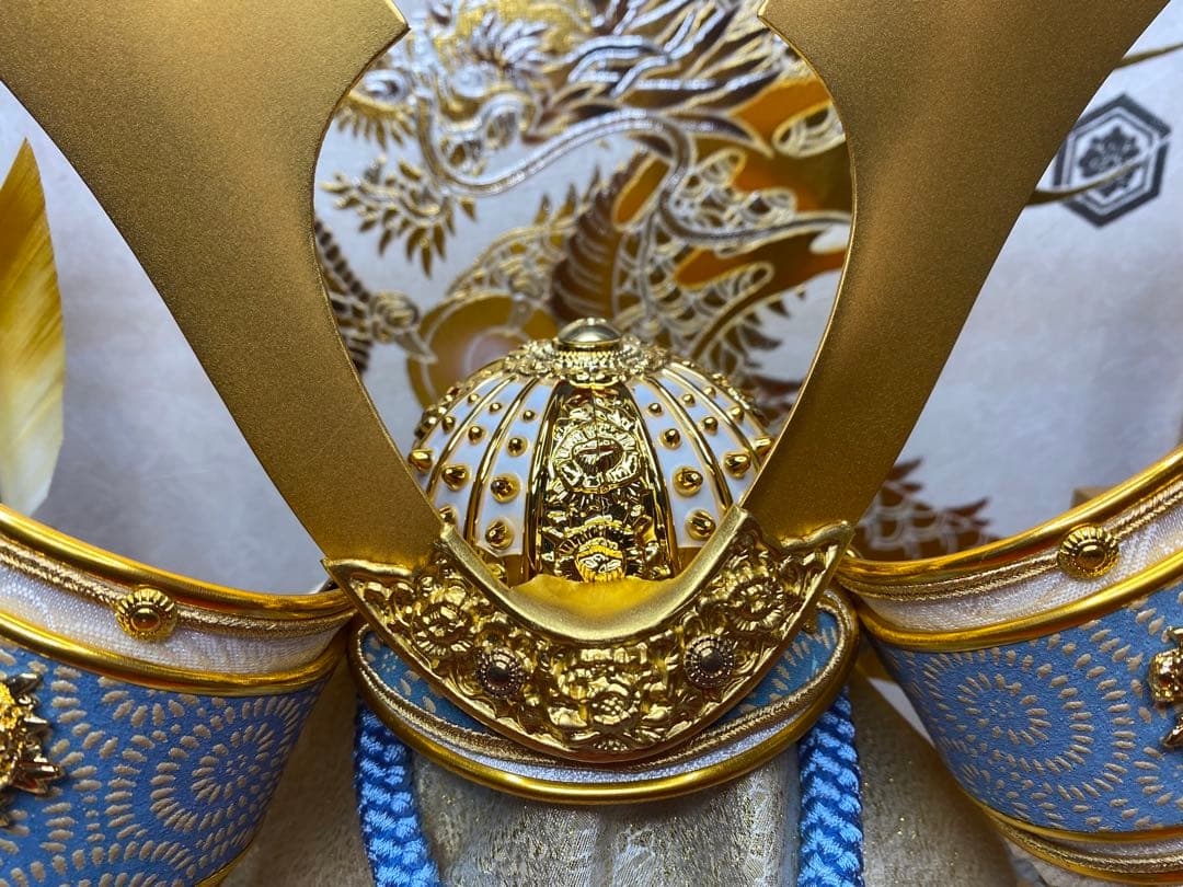 東京久月　五月人形　兜飾り白木木目パノラマクリルケース入