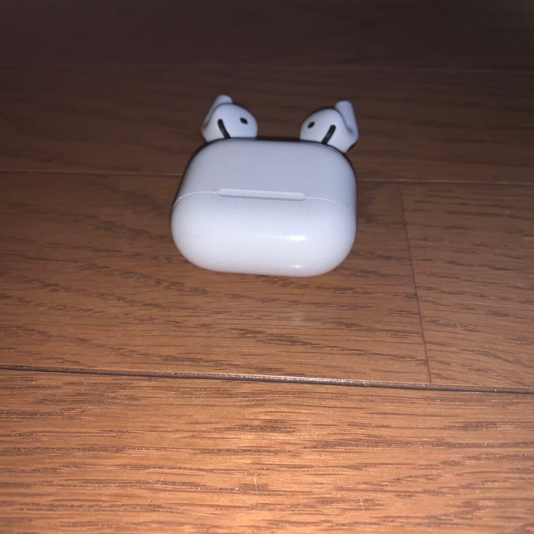AirPods4 本体ホワイト 充電ケース付き