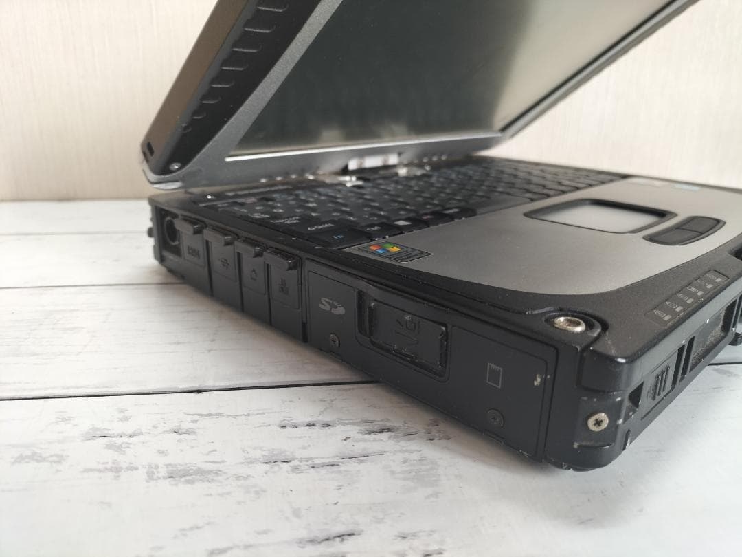 TOUGHBOOK CF-18 10.4型/落下や衝撃、水、埃に強い堅牢PC 2