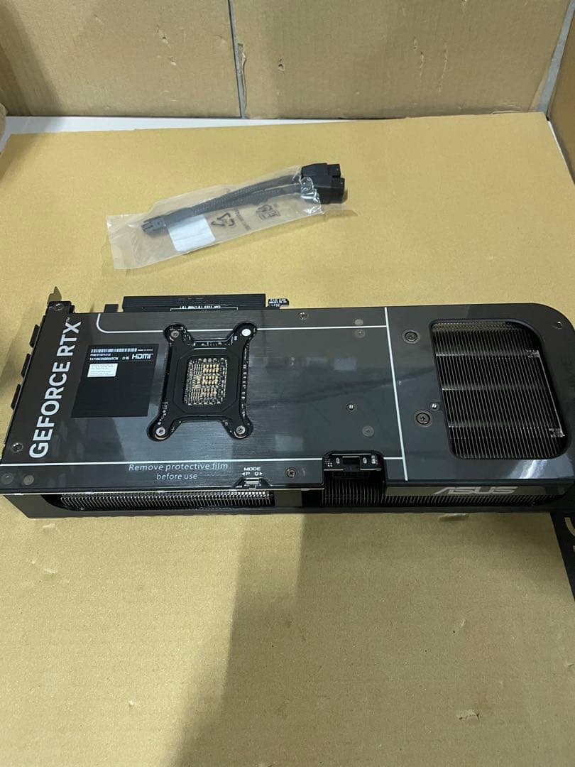 ASUS RTX5070 搭載 ビデオカード PCIe 5.0 12GB