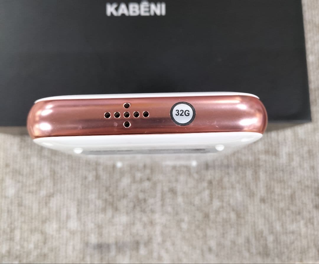 スマホ型プロジェクター　KABĒNI　T89