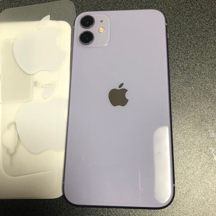 iPhone11本体、付属品あり６４ギガ