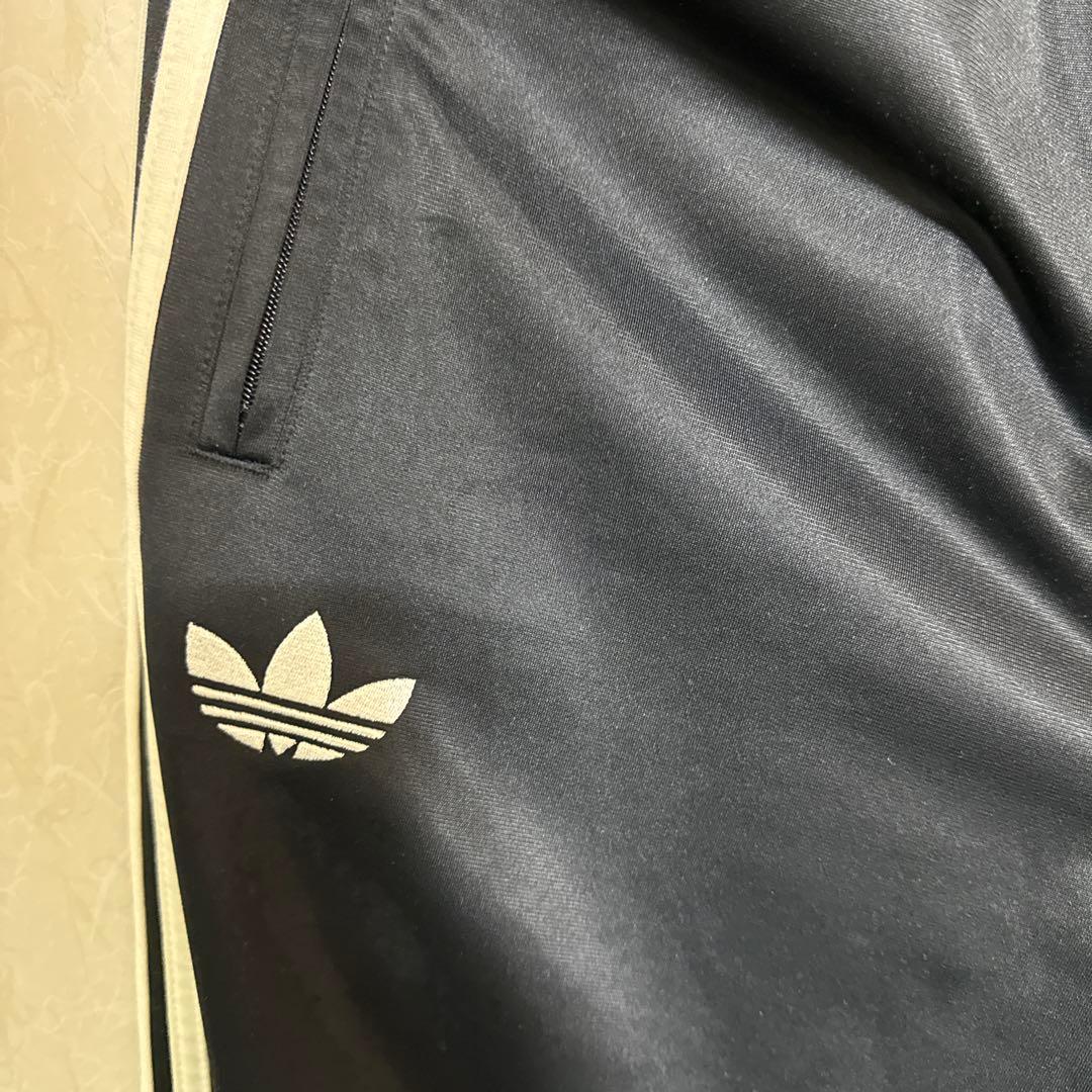adidas oasis ジャージパンツ ブラック