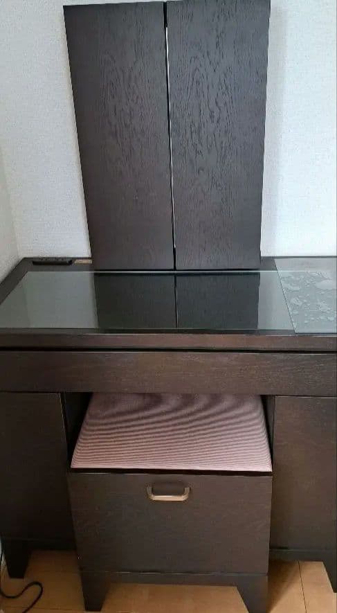 IDC大塚家具　ダークブラウン 木製ドレッサー ガラス天板 引き出し付き　三面鏡