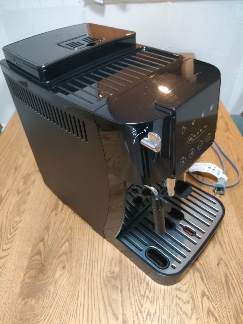 【タツ様】 デロンギ ECAM22020B マグニフィカ スタート