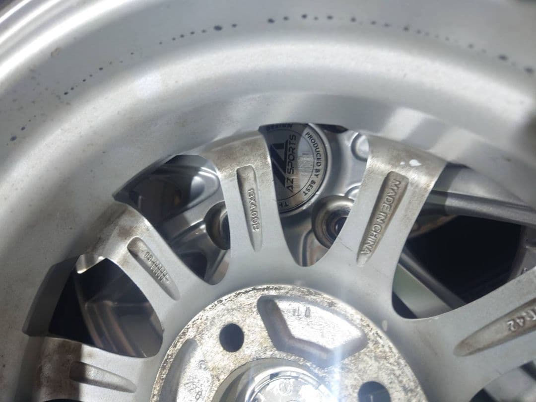 ②スタットレスタイヤ…AZ SPORTS 13インチ ホイールセット
