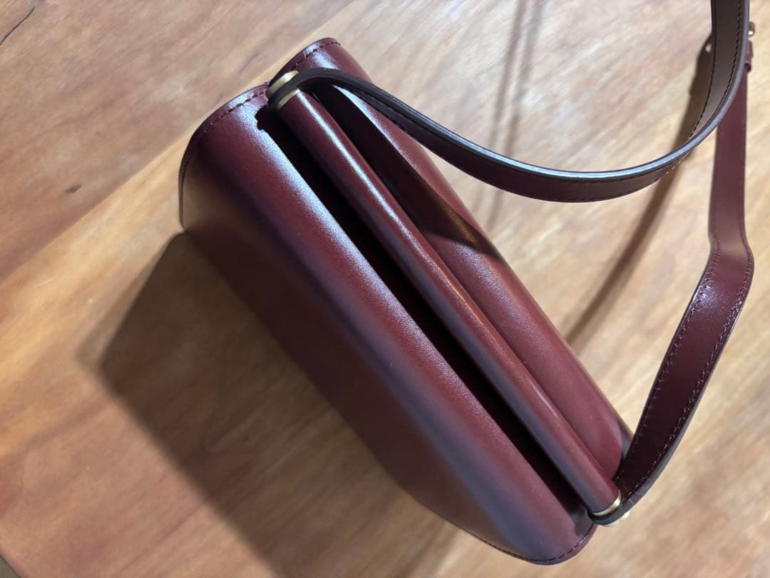 TOUT Y EST ポルメミニバッグ バーガンディ