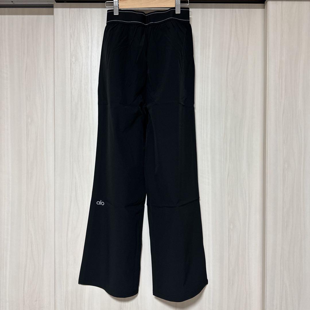 ラスト一点　Alo Yoga パンツ ボトム トラウザー アローヨガ M 黒