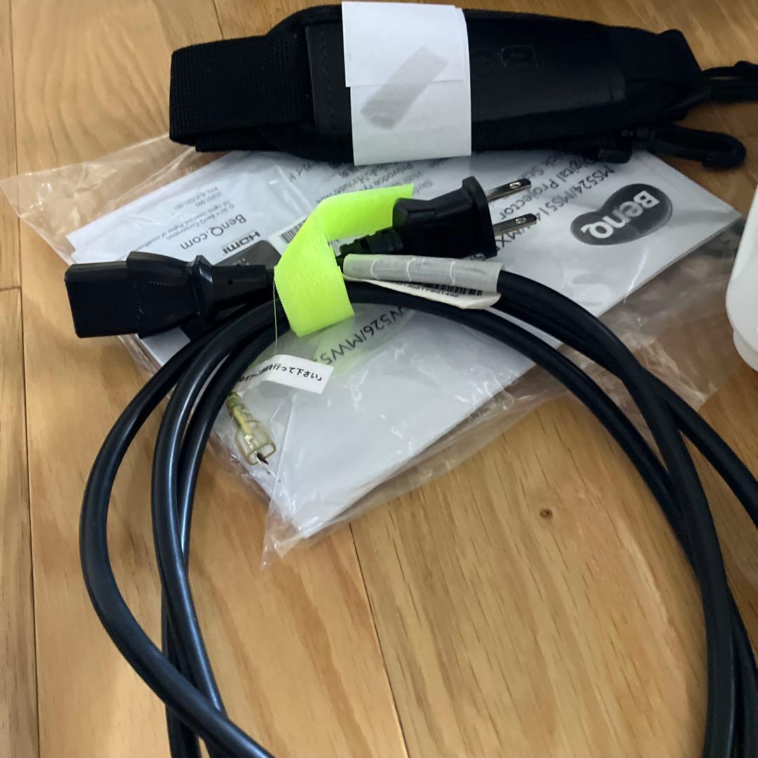 プロジェクター　BenQ