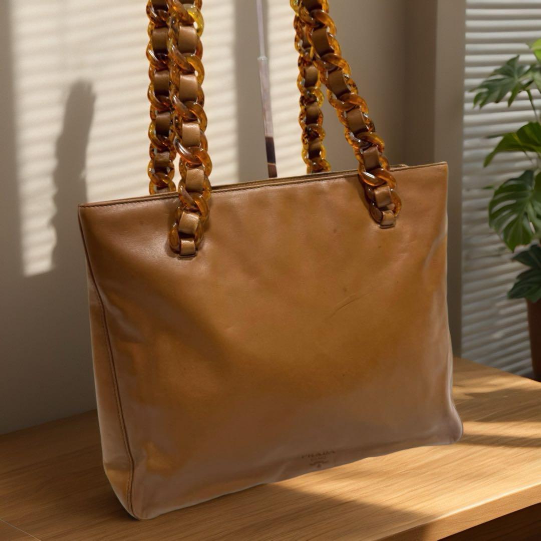 良品✨プラダ　プラスチック　チェーン　トートバッグ　ショルダーバッグ　ロゴ型押し