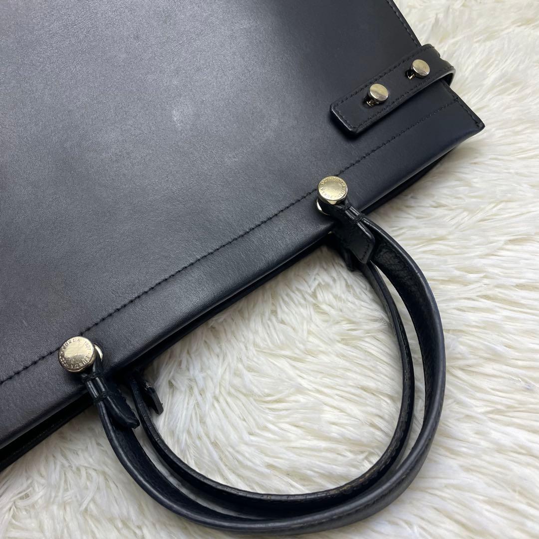 【美品】フルラ レディ M トートバッグ A4 レザー ブラック 2way