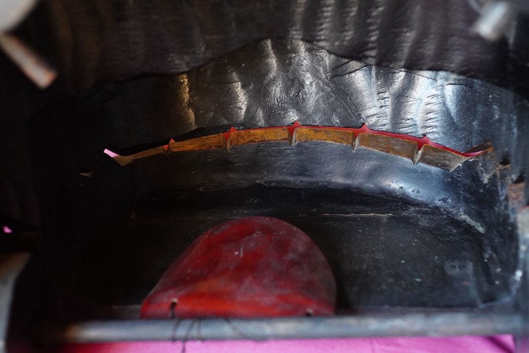 【獅子頭　漆塗り・金箔貼り】木彫　彫刻　獅子舞　民藝　骨董品　時代物　古道具