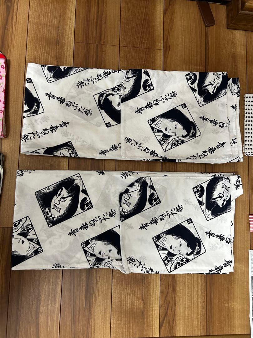 ねぶた連参加の衣装一式です 来年はこの衣装を身につけて踊っては如何ですか？