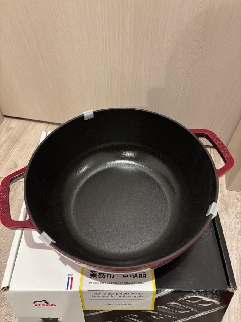 STAUB スノークリスタルココット ２４cm