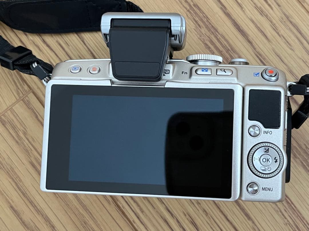 OLYMPUS PEN Lite E-PL6 ダブルズームレンズセット