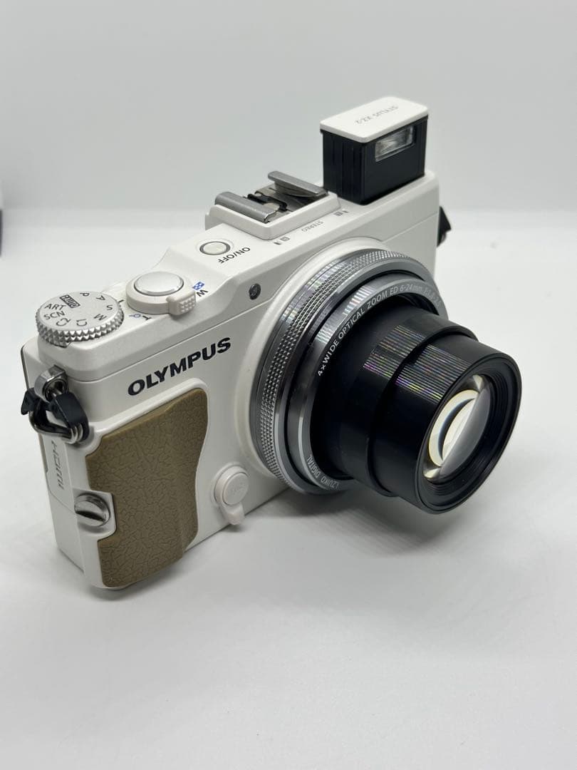 OLYMPUS STYLUS XZ-2ホワイト デジカメ