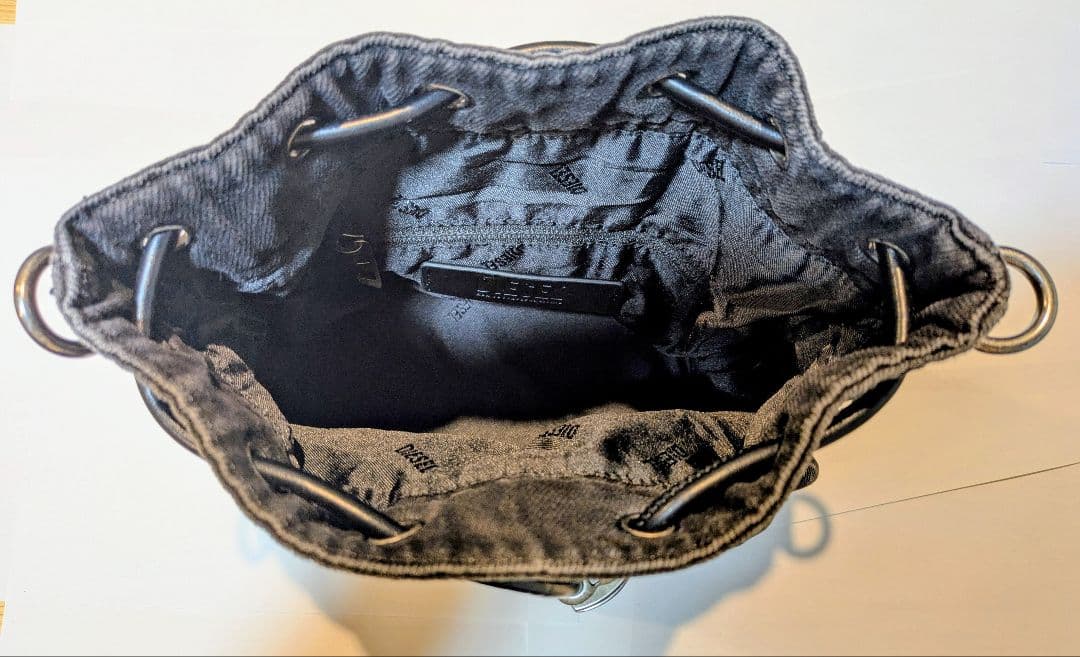 DIESEL ブラックデニムショルダーバッグ