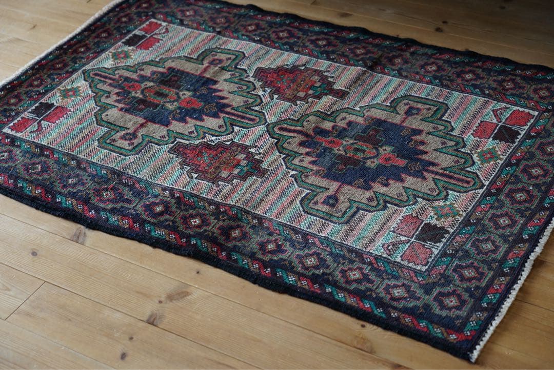 トライバルラグ　ペルシャ　絨毯　ビンテージ