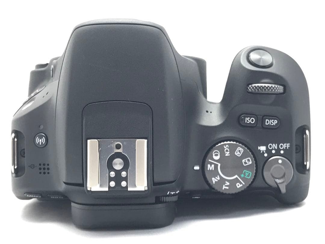 ショット数4,000のみ！Canon EOS kiss X9ズームレンズキット♪