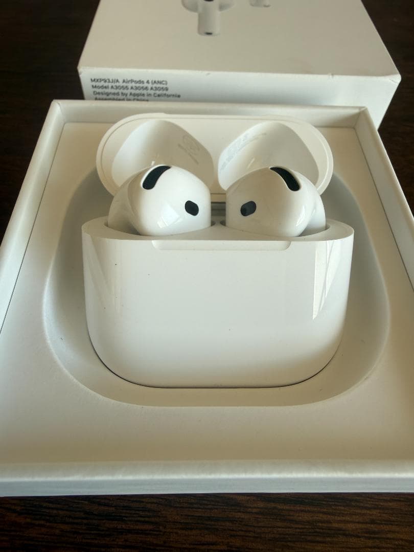 超美品 Apple AirPods 4 アクティブノイズキャンセリング搭載