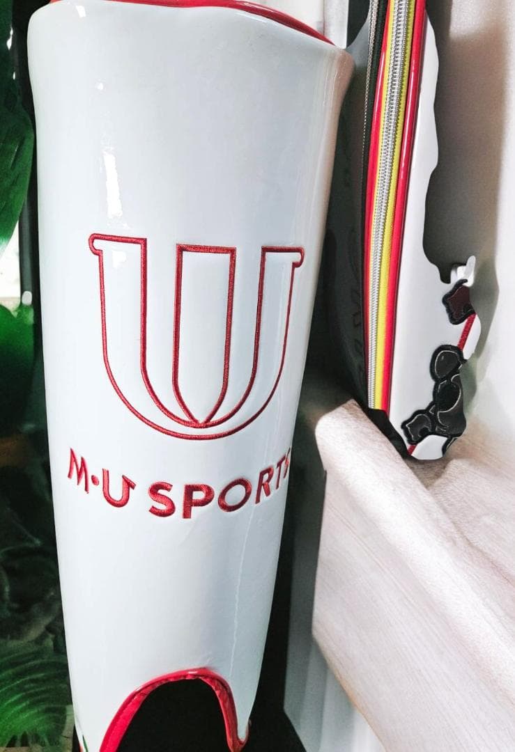 送料無料/新品未使用展示品　M-U SPORTS エナメル高級 キャディバッグ