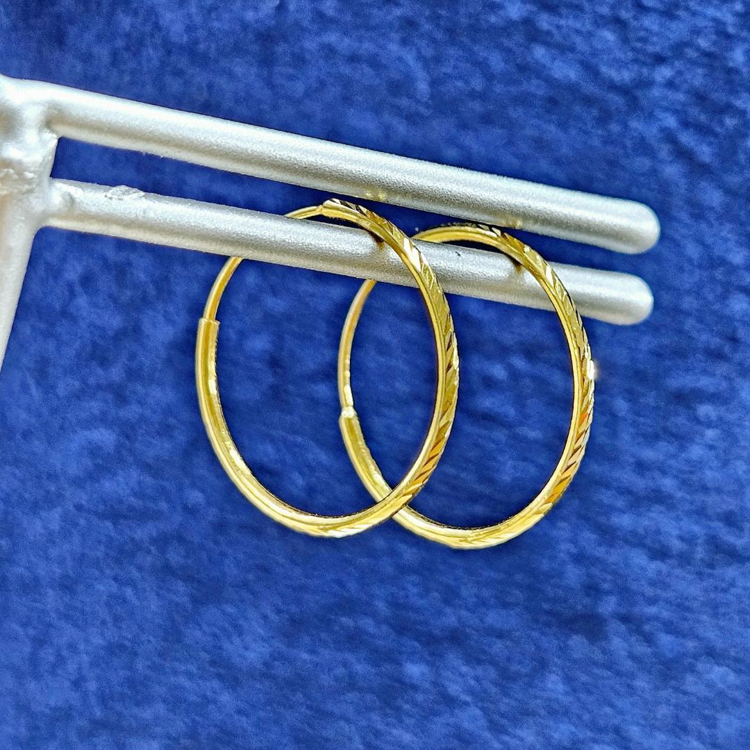 みんな大好き！王道の 18金 K18 YG デザインカット フープ ピアス