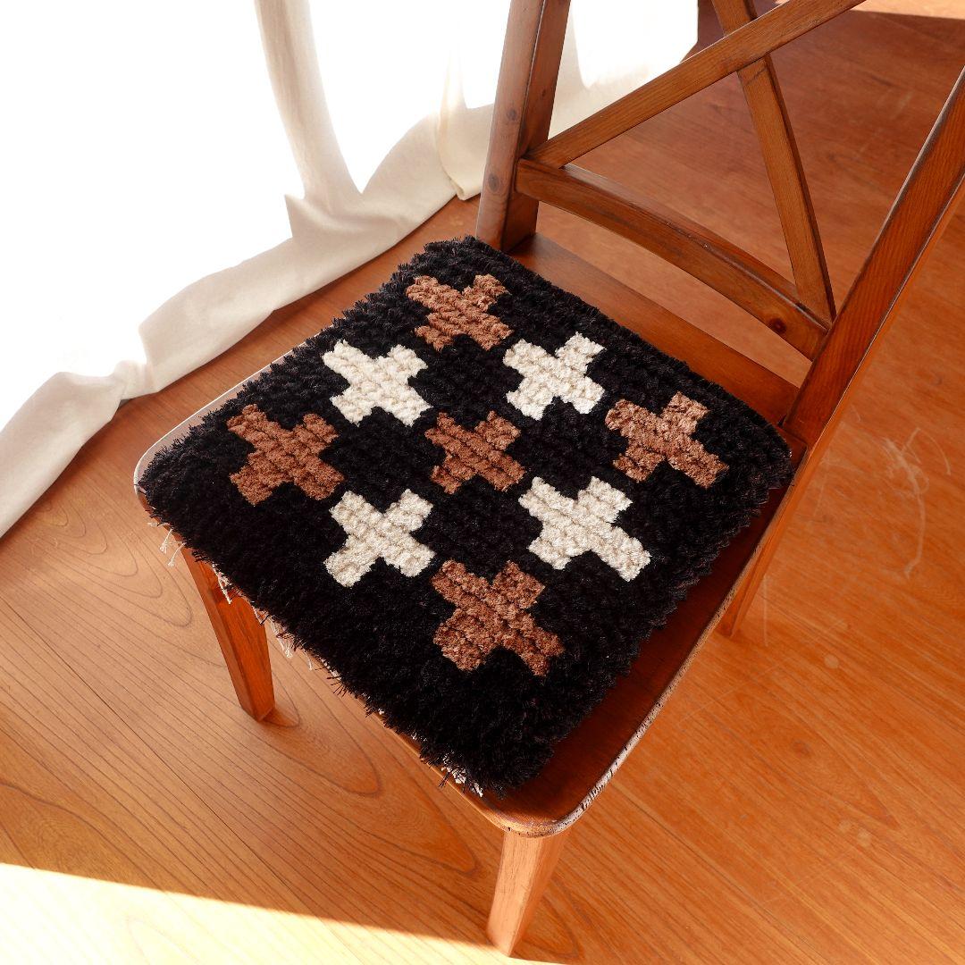 【一点物】【手染め糸】ノッティング織 椅子敷き 006