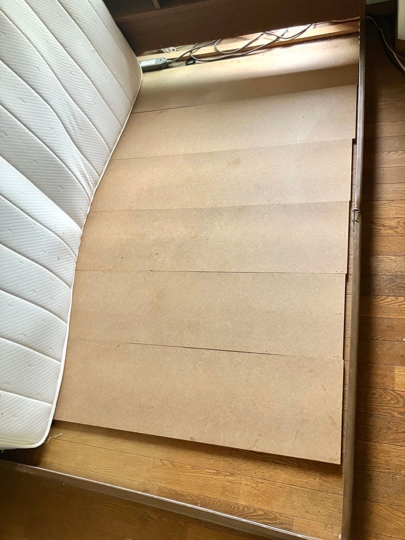 宮照明•コンセント付きダブルベッド