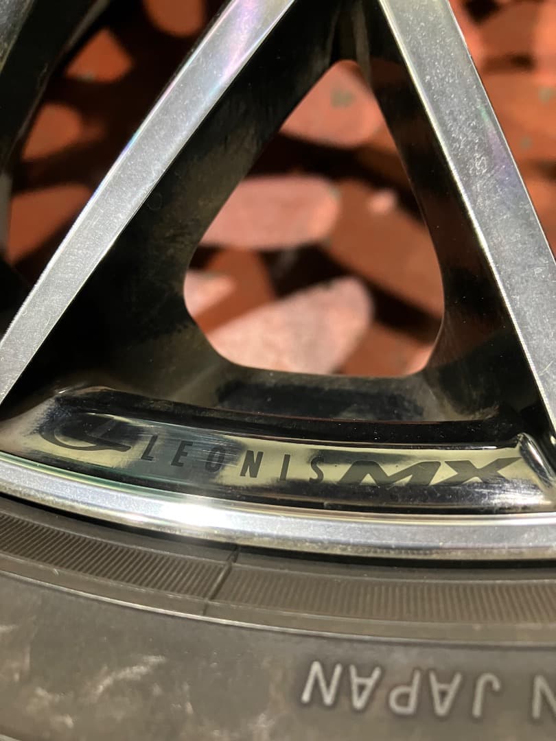 ② レオニスMX 18インチ　7J PCD114.3 2本