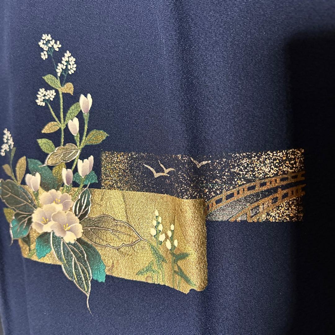株式会社一蔵謹製　中古品正絹袷　金彩友禅訪問着　紺色裾は濃紺ぼかし