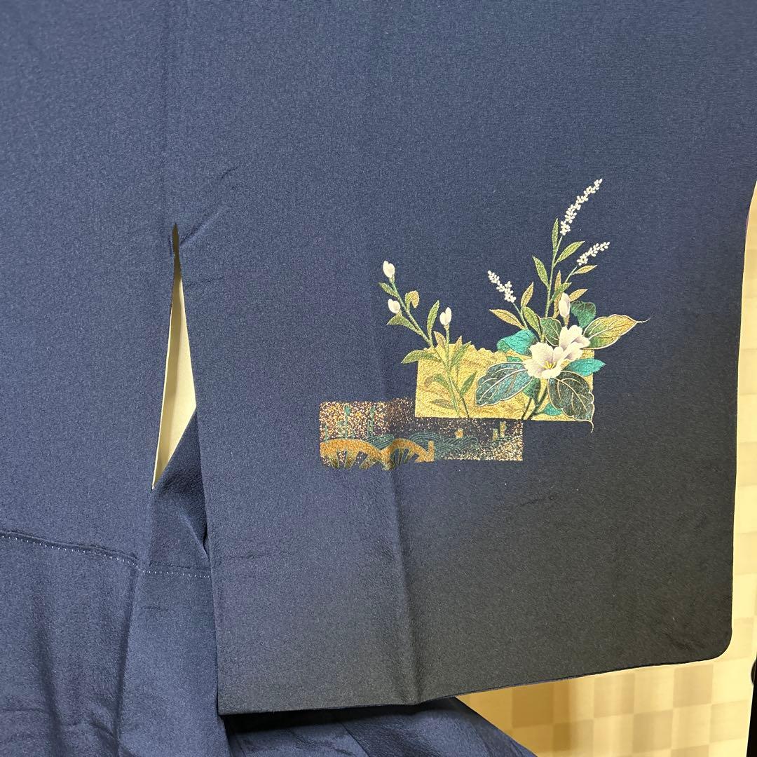 株式会社一蔵謹製　中古品正絹袷　金彩友禅訪問着　紺色裾は濃紺ぼかし