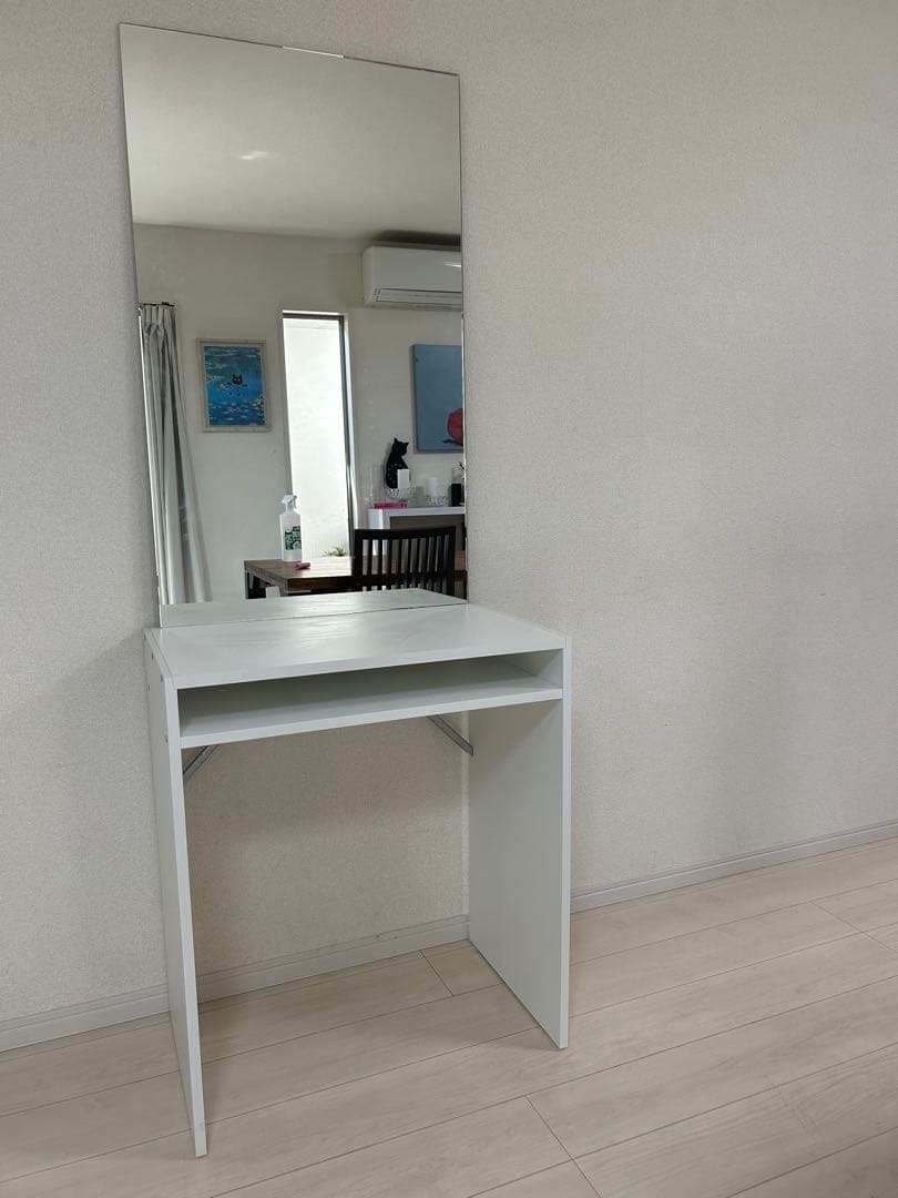 ホワイトドレッサー 大きな鏡付き