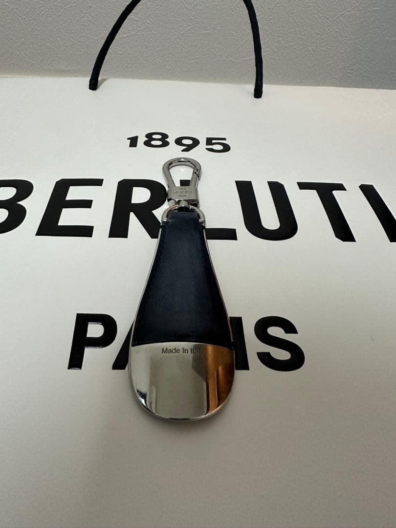 BERLUTI シューホーン レザーキーホルダー