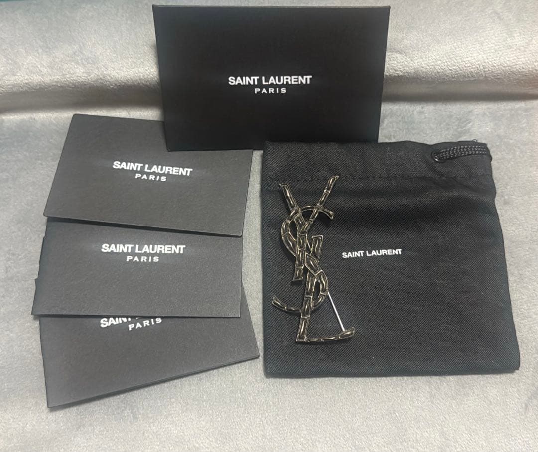 SAINT LAURENT シルバーブローチ