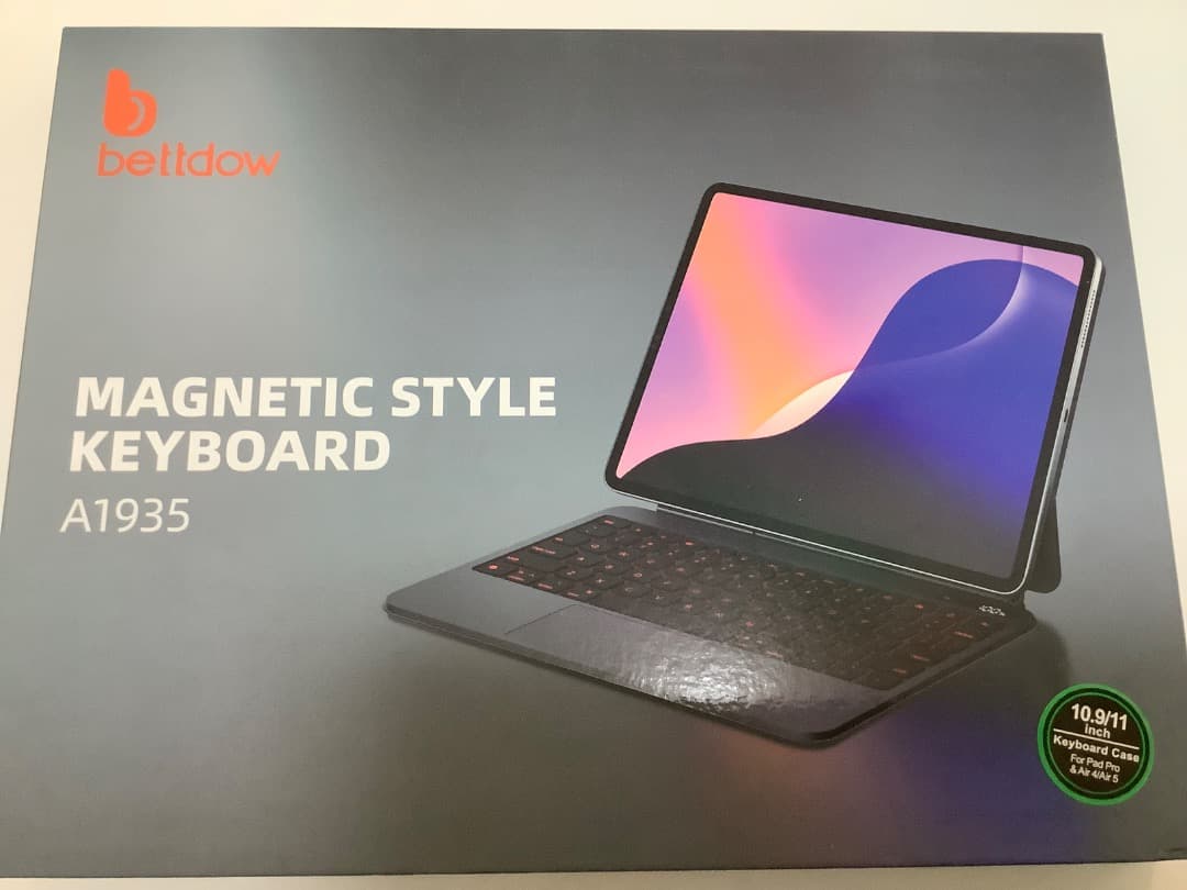 マジックキーボード iPad Air 11インチ 対応磁気キーボードケース 軽量