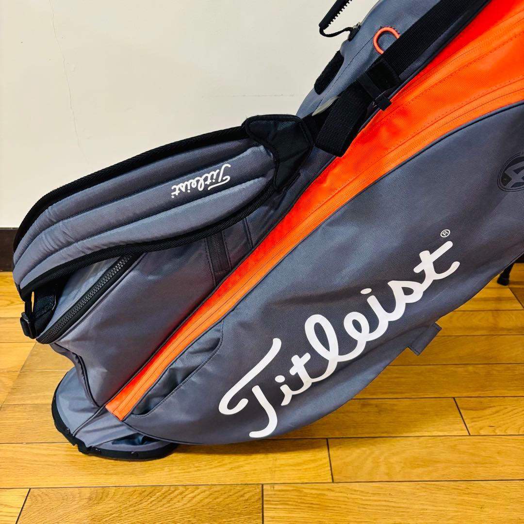 【ほぼ未使用品】タイトリスト キャディバッグ スタンド式送料込み　4分割