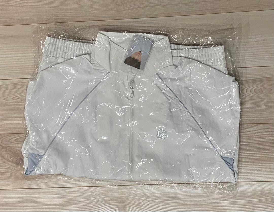 ドヨンYOURS MD ウィンドブレーカー　Mサイズ トレカ付き