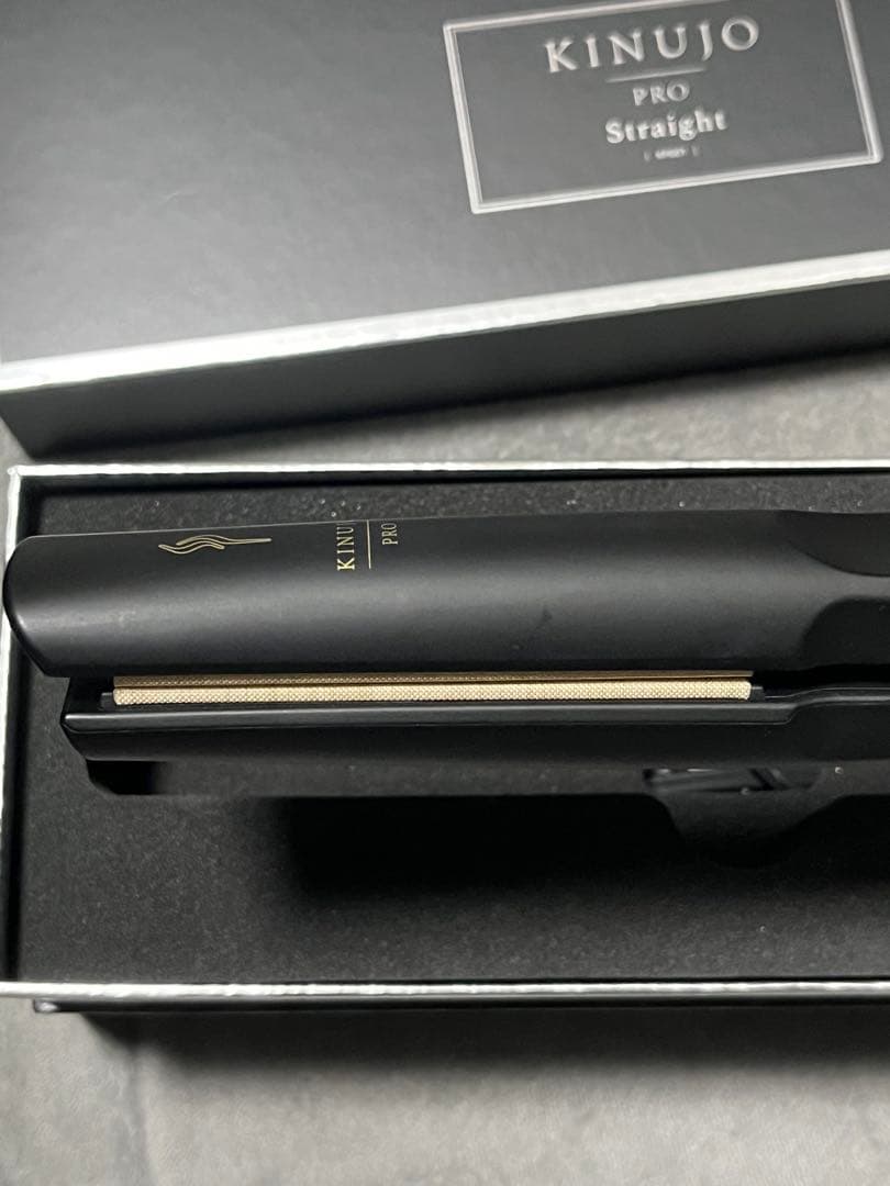 正規品　美品✨ 絹女 KINUJO PRO ヘアアイロン 最新モデル