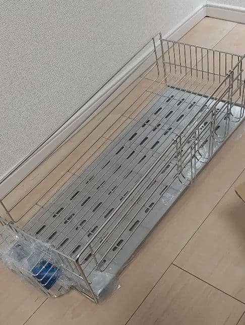 収納量を増やせるトレー付き 水切りラック 幅23cm
