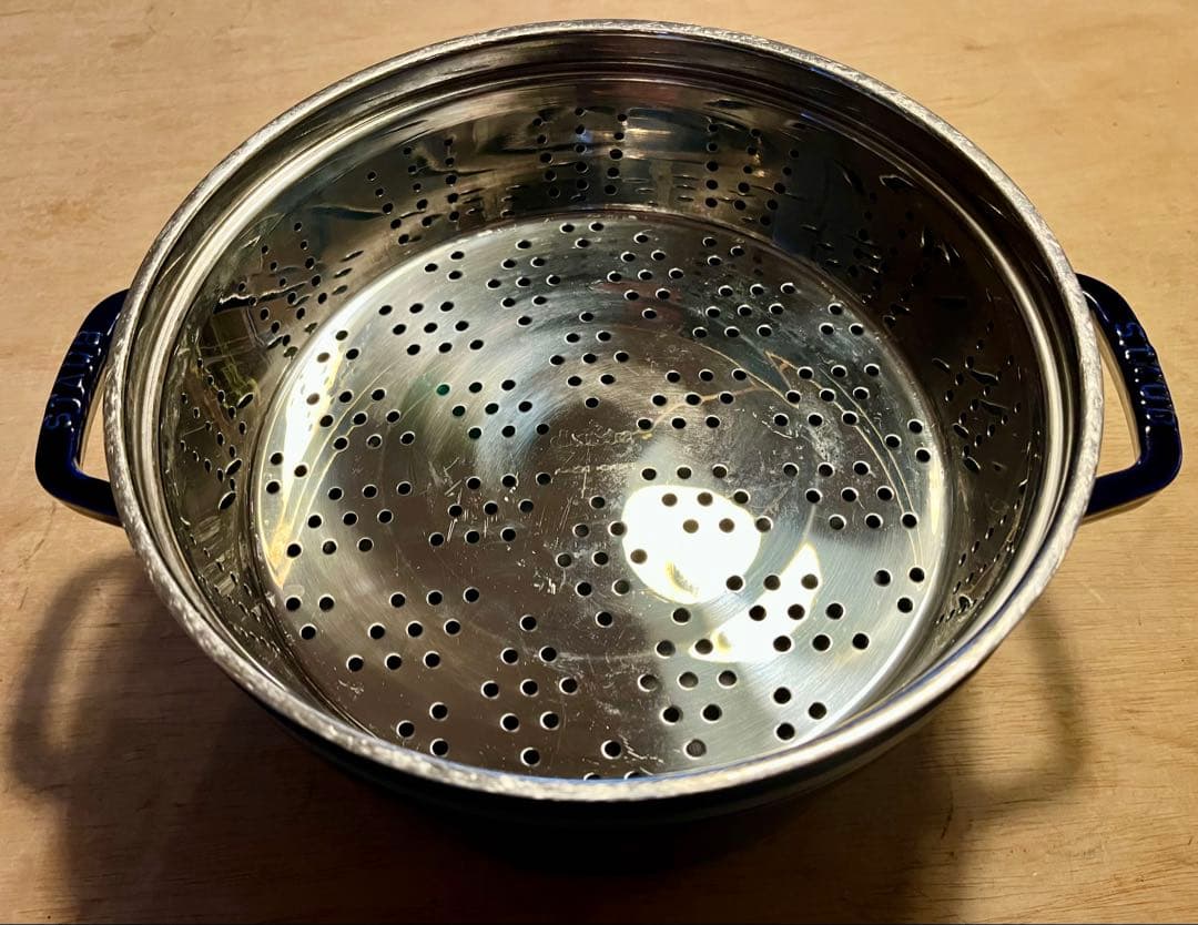 STAUB//ステンレススチール蒸し器付き両手鍋//26cm//ブルー