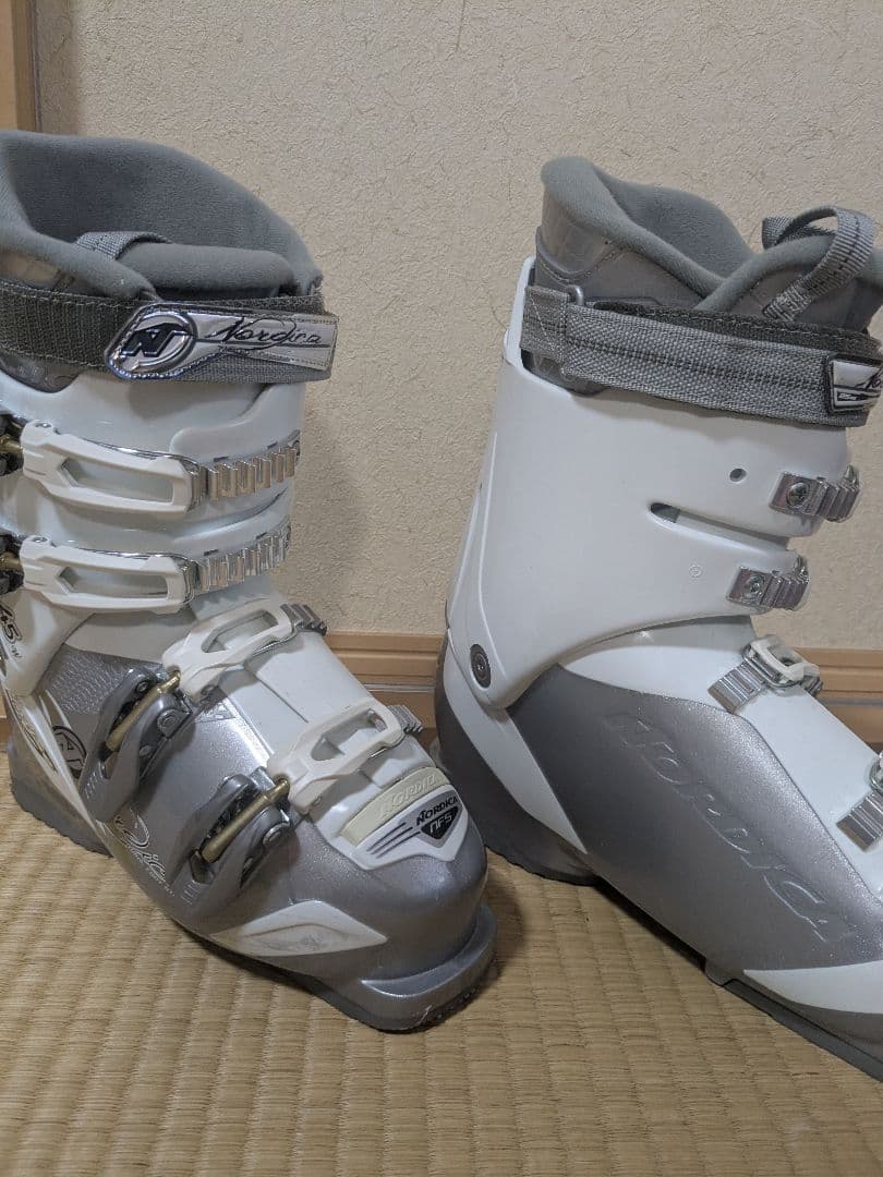 【一度のみ使用】Nordica スキーブーツ 　24〜24.5　23〜23.5