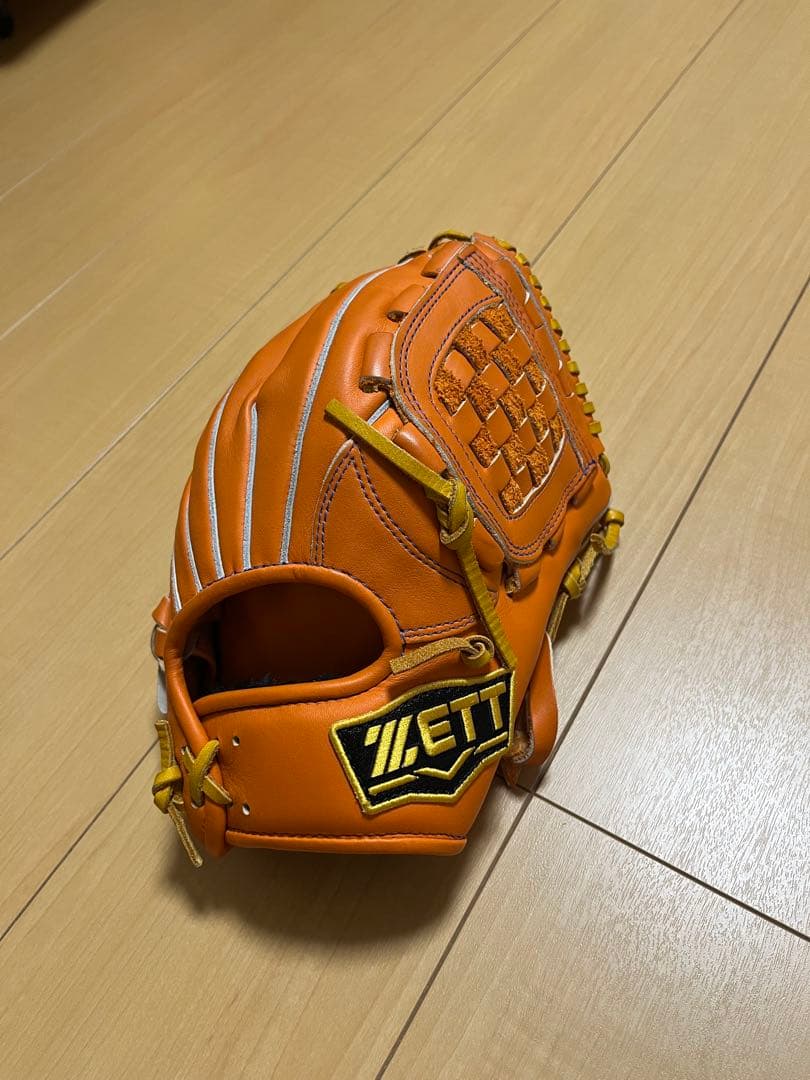 西武ライオンズ　源田壮亮選手　軟式グローブ