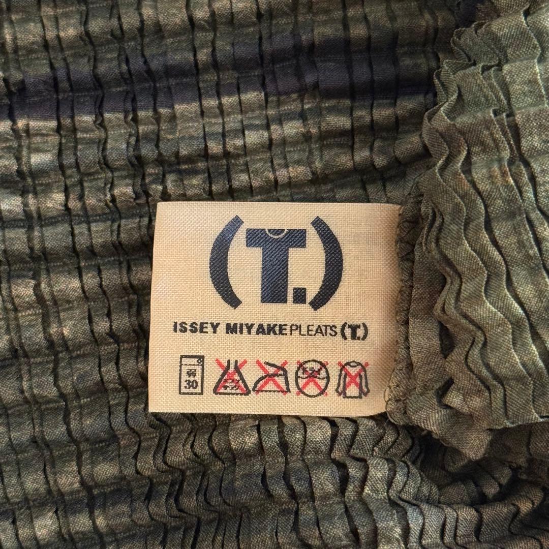 【イッセイミヤケ（T.）】プリーツ長袖シャツ（M）ブラック×カーキ　ブラウス