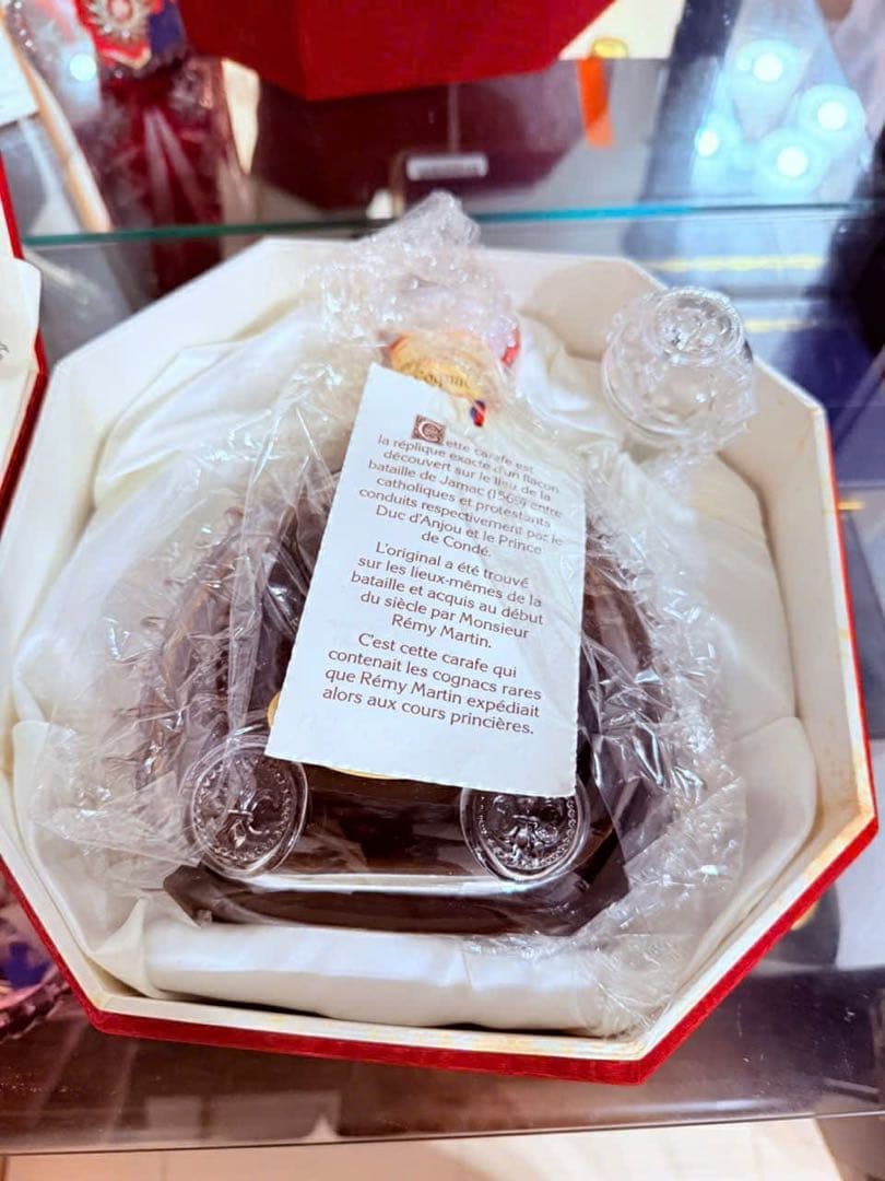 REMY MARTIN Louis XIII Cognac 赤い八角形パッケージ