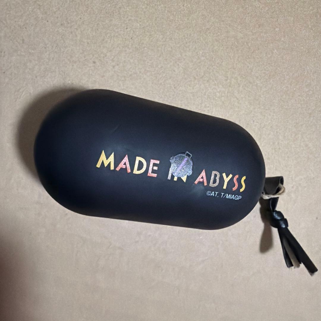 完全受注生産 メイドインアビス ボンドルド ボイス入り ワイヤレスイヤホン