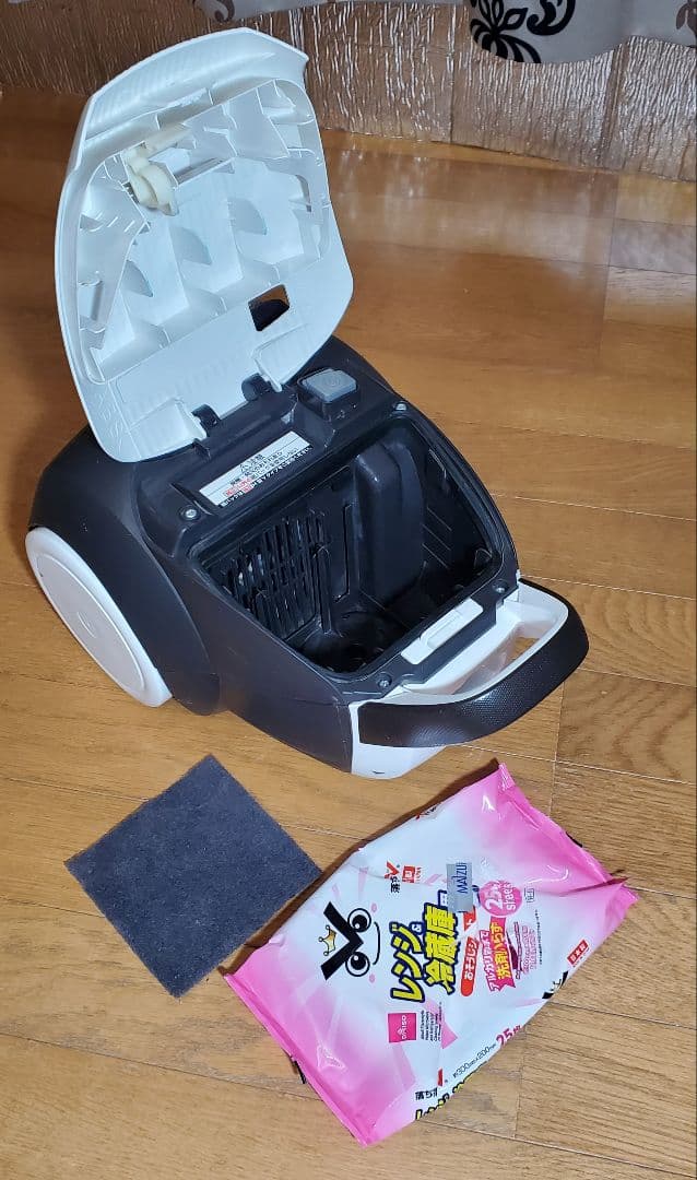 軽量・強力！　Panasonic　紙パック式掃除機　紙パック付　ホワイト　家電