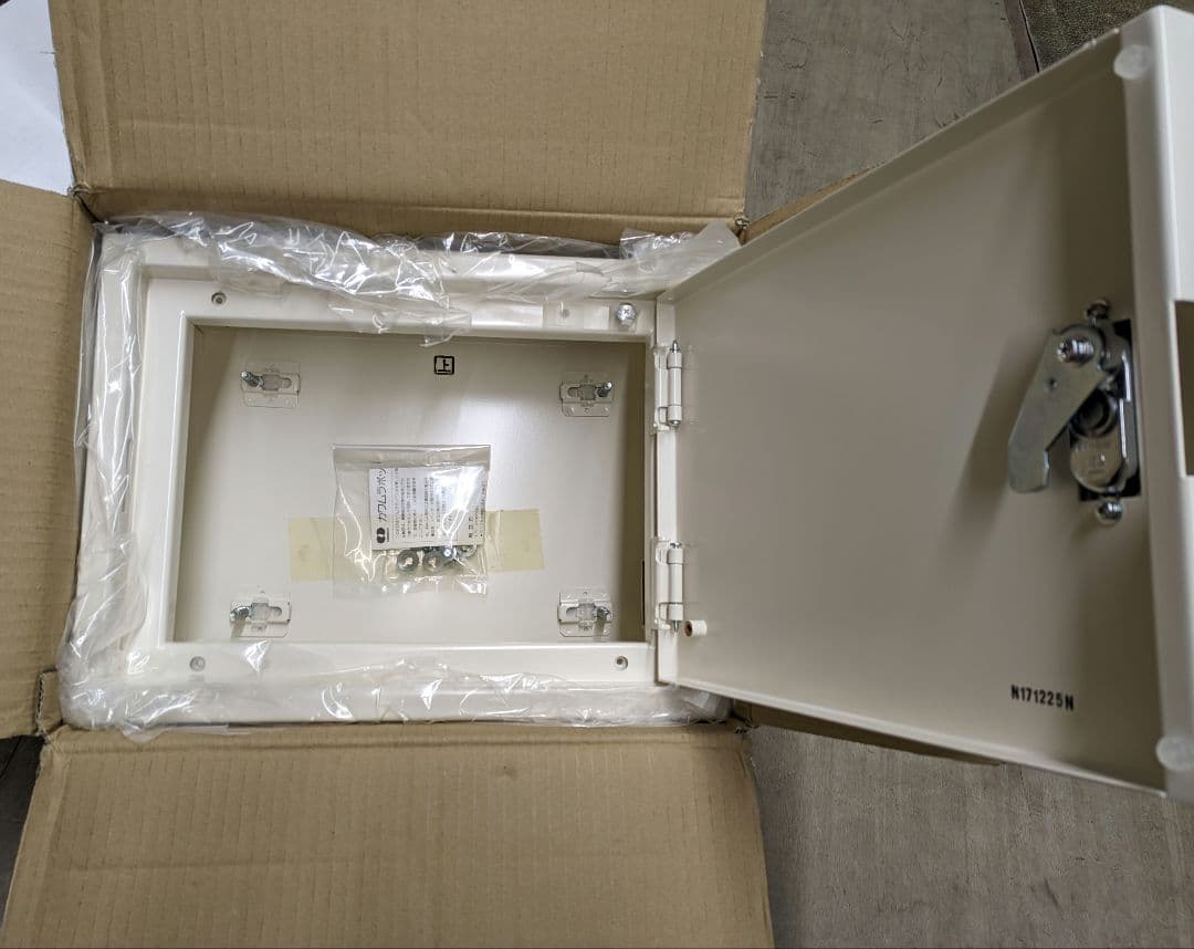 BX3040-16K 新品未使用品 キャビネットボックス