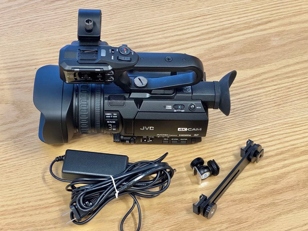 JVC 4Kビデオカメラ ケース付き　GY-HM175