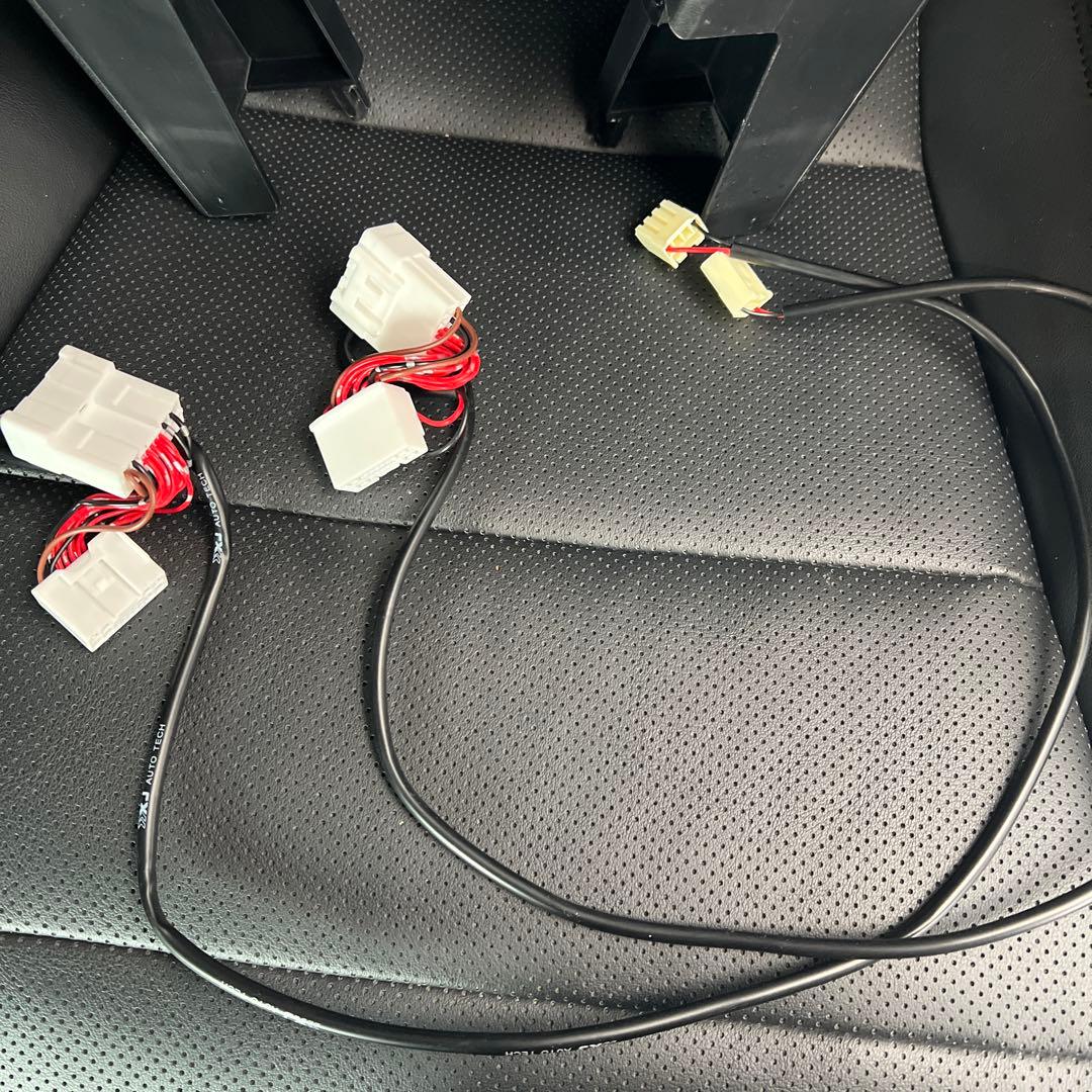 アルファード30 2列目シート用 USBポート付きブラックコンソールボックス