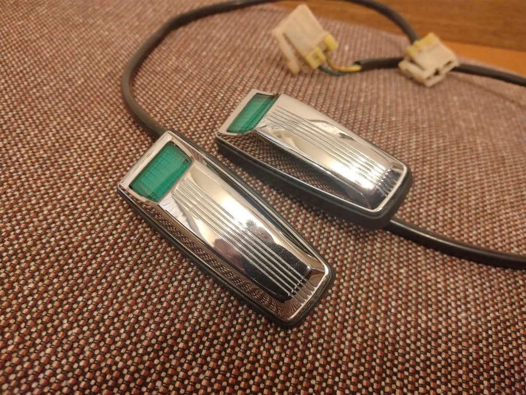 Y30　グロリア　フェンダーマーカー